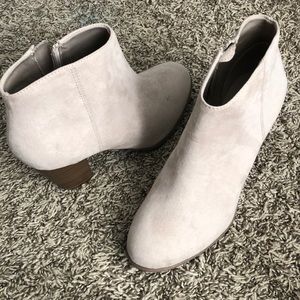 Old Navy Closed Toe 2” Booties